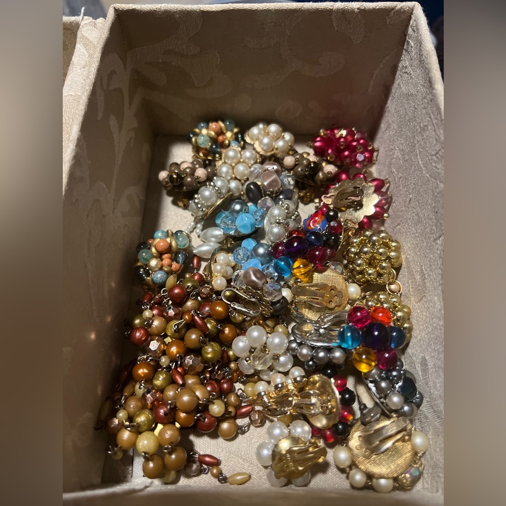 VINTAGE CLUSTERS - Picture 7 of 15
